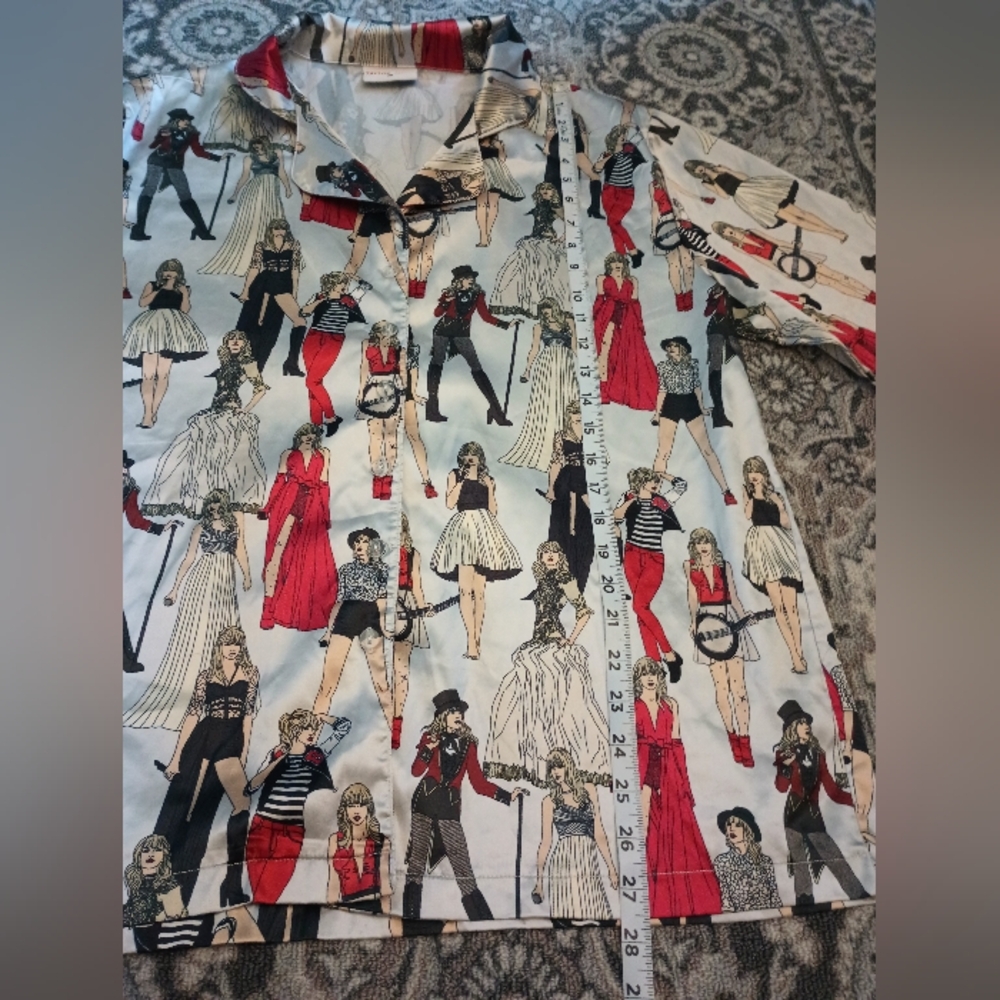 Taylor Swift Red Eras Button Up Satin Top Medium Taylors Version Graphic Swiftie - Picture 10 of 10